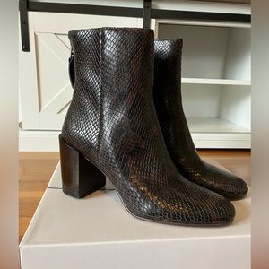 Dolce Vita — Cyan Espresso Snake Print Leather Ankle Booties; Size 7.5